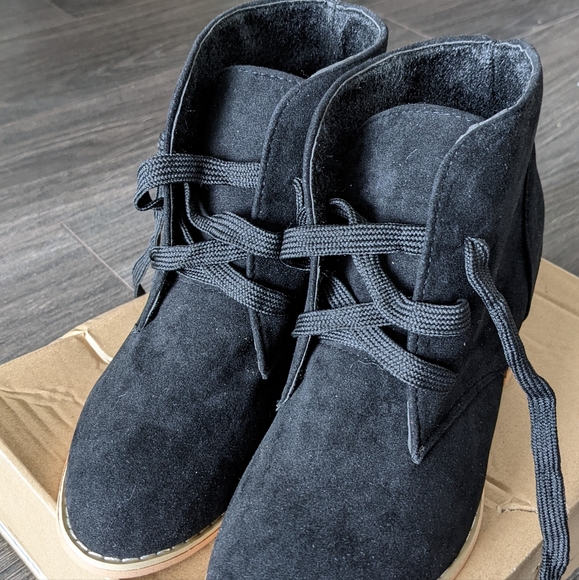 Black Boots - Picture 2 of 2